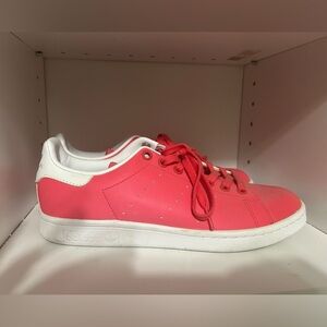 Stan smith size 9 in red